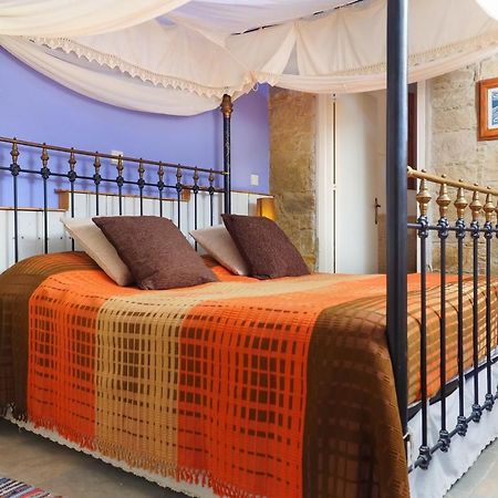 Zoes Traditional Apartments, Bed & Breakfast Larnaca Bagian luar foto