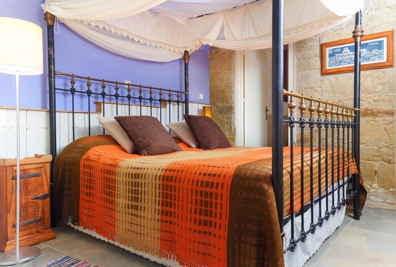 Zoes Traditional Apartments, Bed & Breakfast Larnaca Bagian luar foto