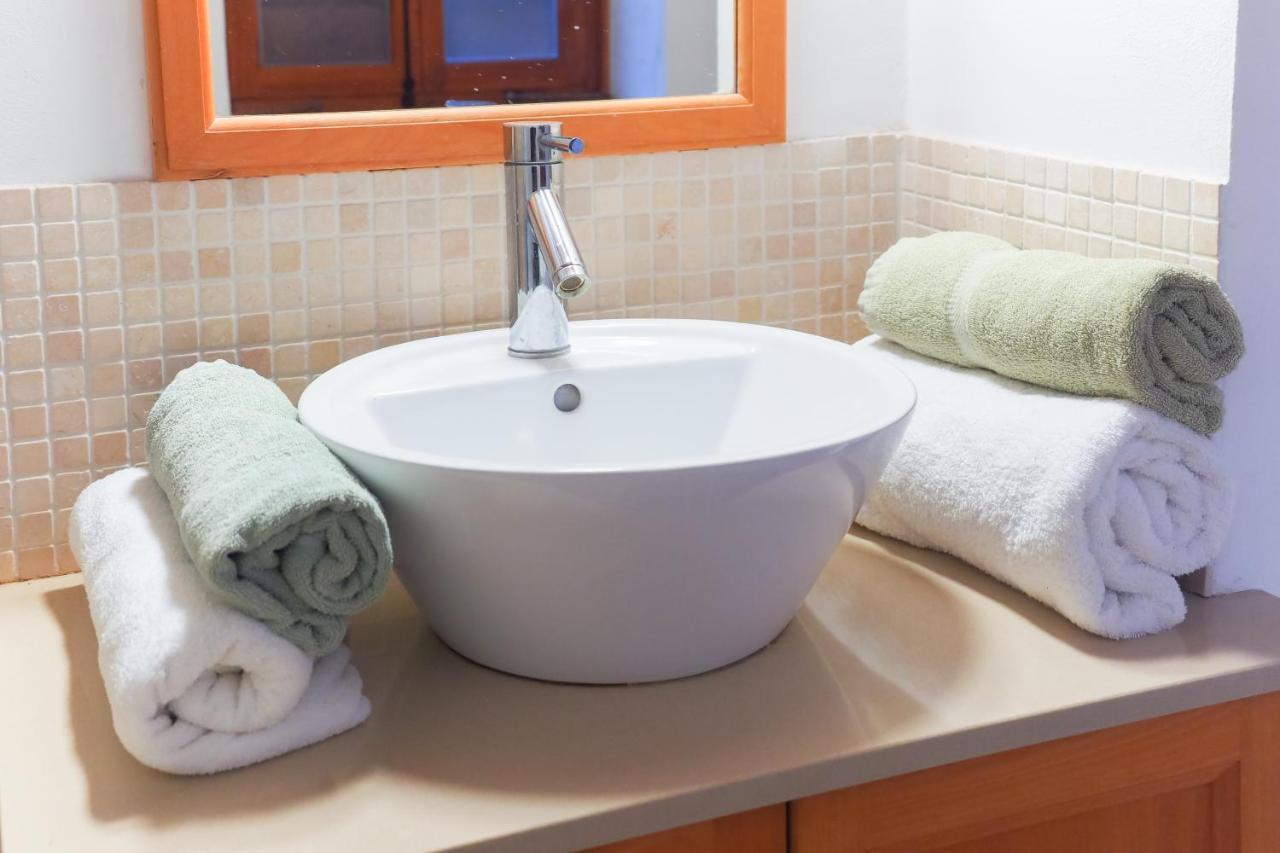 Zoes Traditional Apartments, Bed & Breakfast Larnaca Bagian luar foto